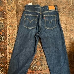 Levi’s Dad Jean size 28 blue wash
